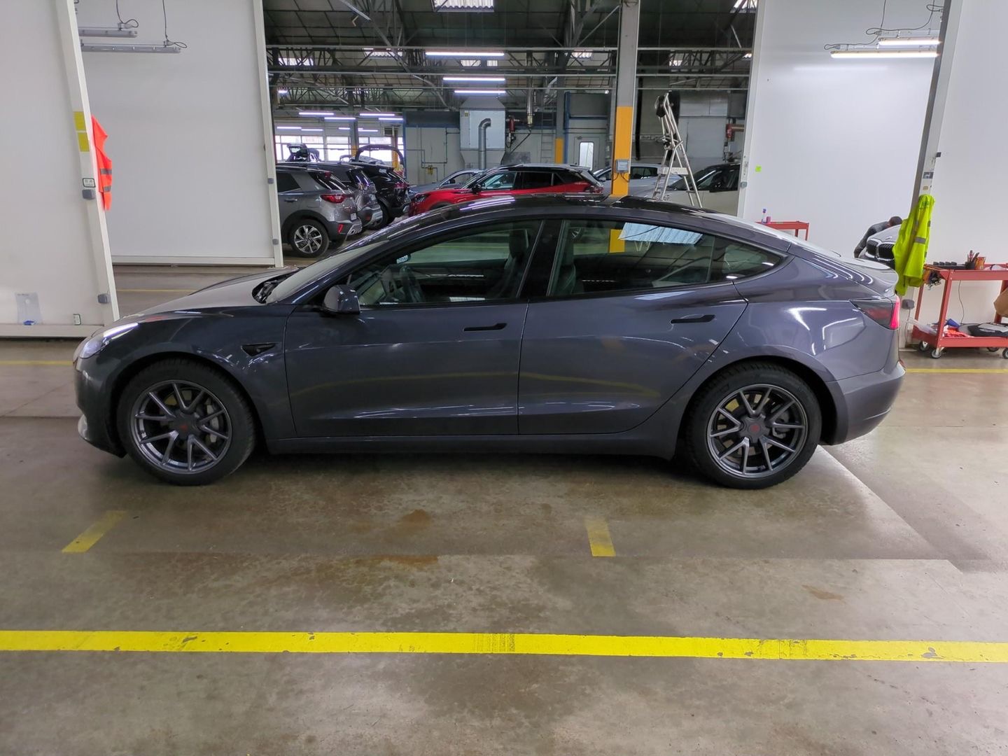 Tesla Model 3 — Photo 8