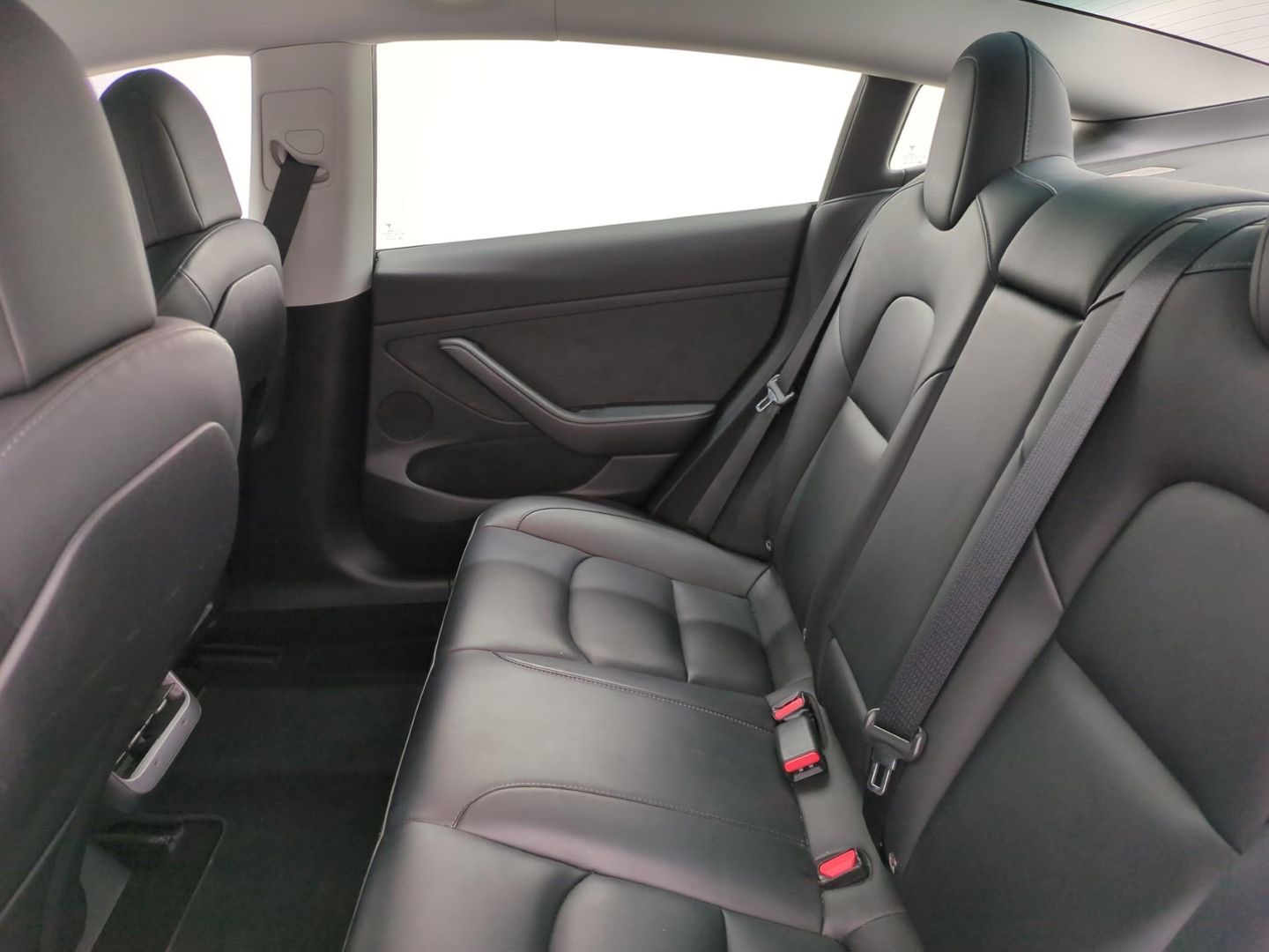 Tesla Model 3 — Photo 9