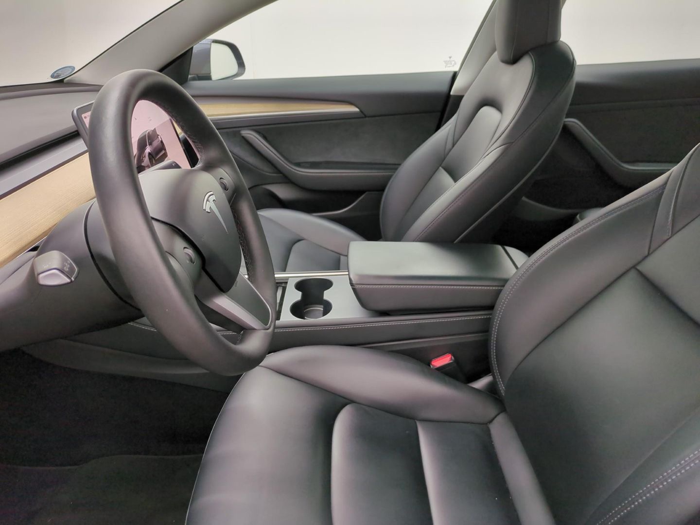 Tesla Model 3 — Photo 10