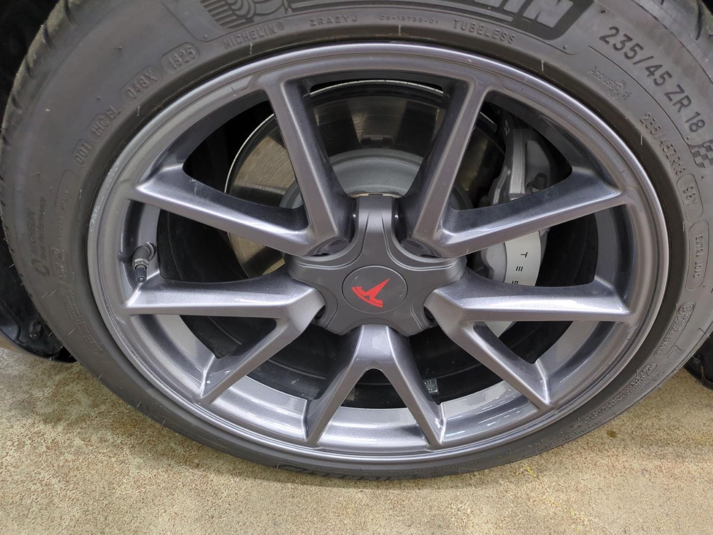 Tesla Model 3 — Photo 15