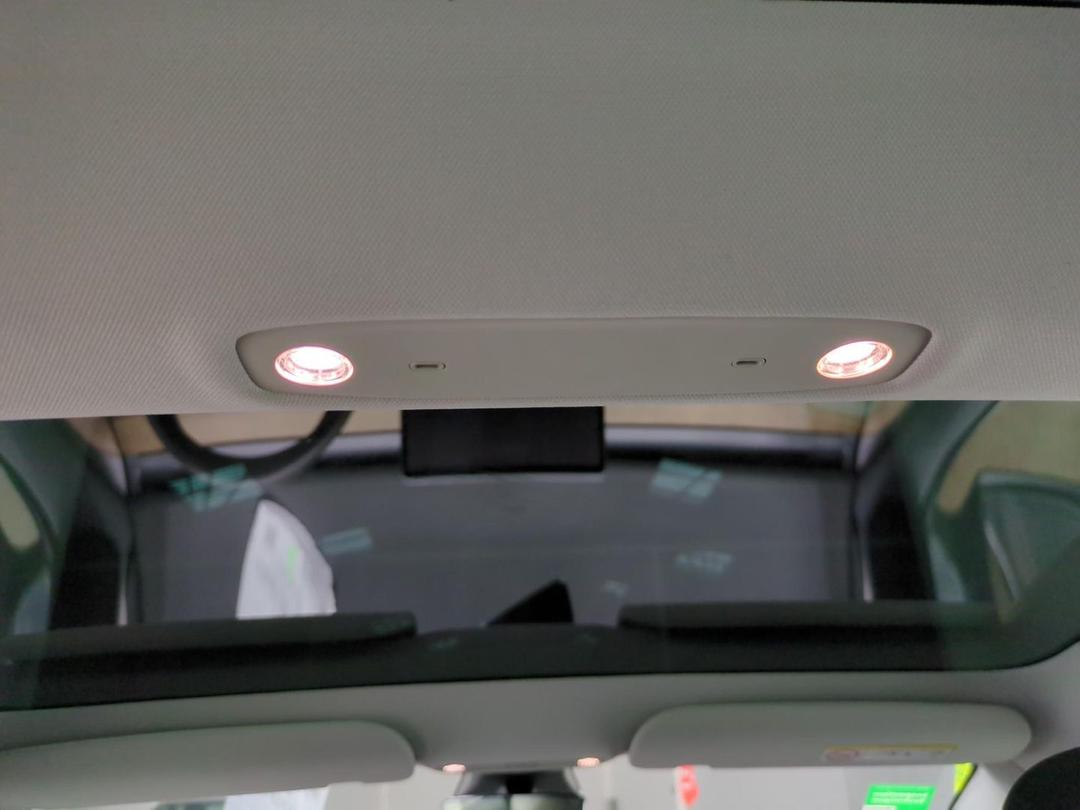 Tesla Model 3 — Photo 3