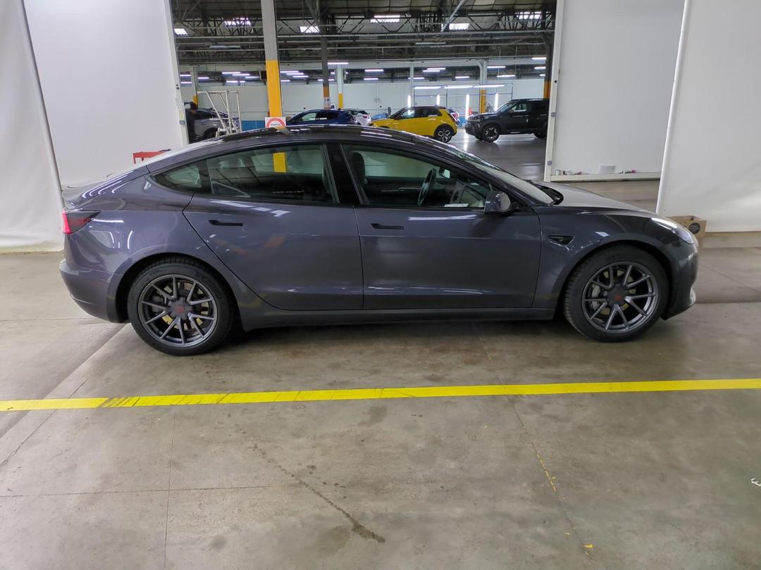 Tesla Model 3 — Photo 6