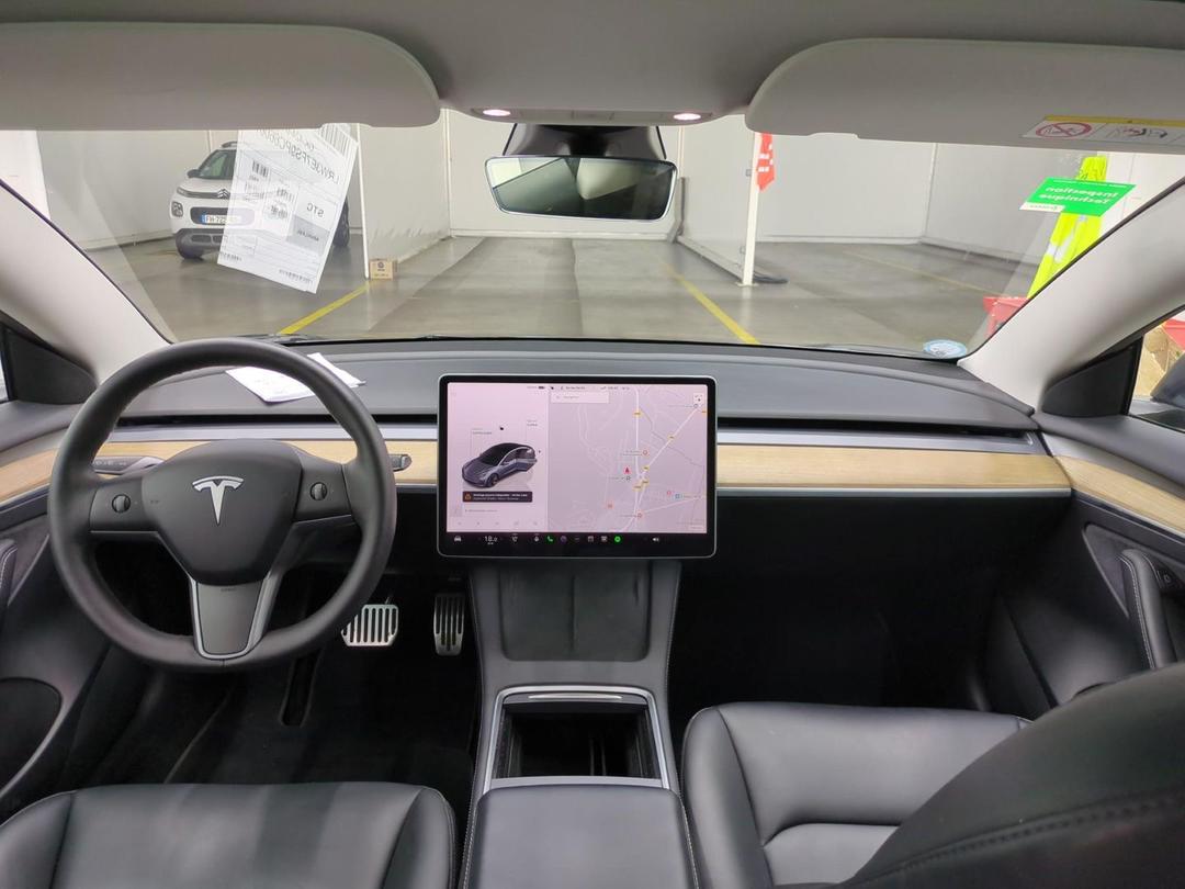 Tesla Model 3 — Photo 13