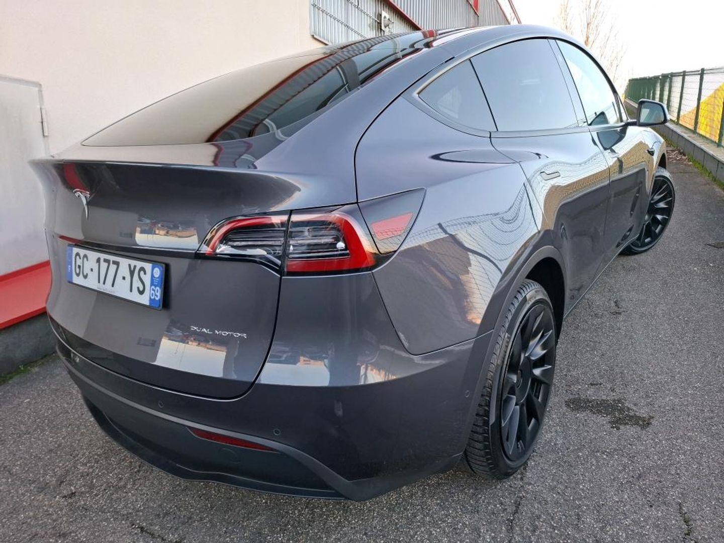TESLA MODEL Y — Photo 4