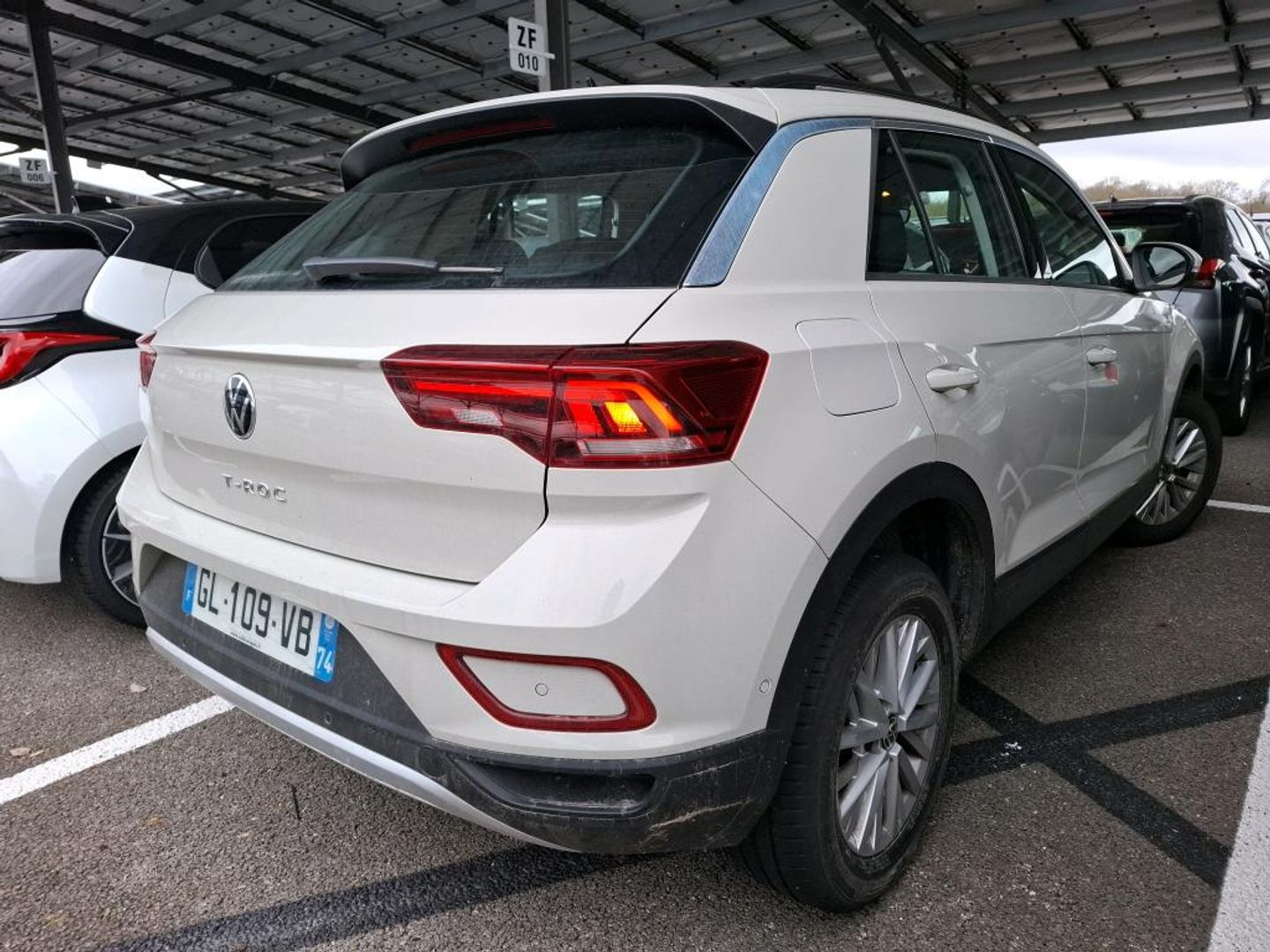 Volkswagen T-Roc — Photo 3