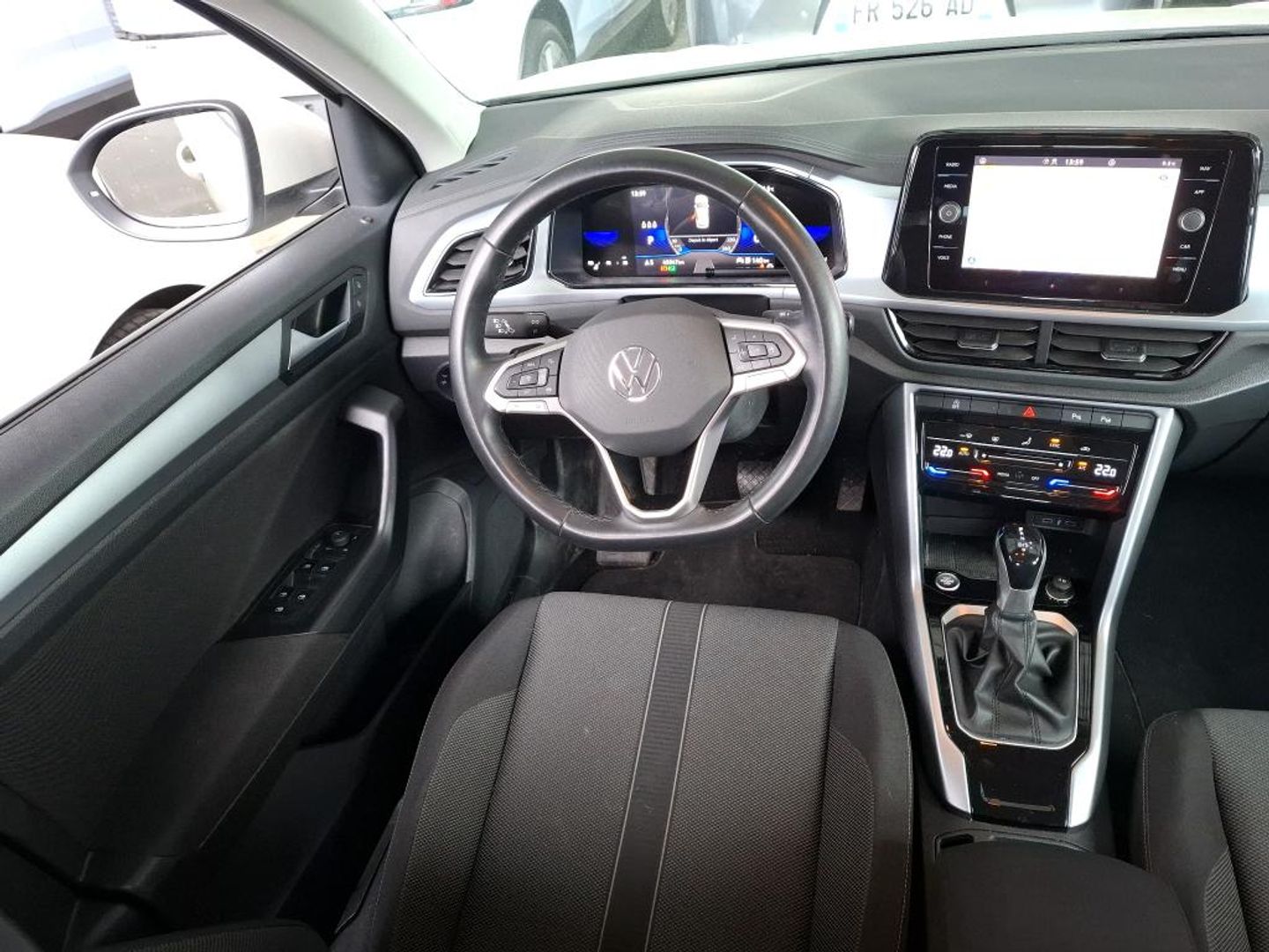 Volkswagen T-Roc — Photo 6