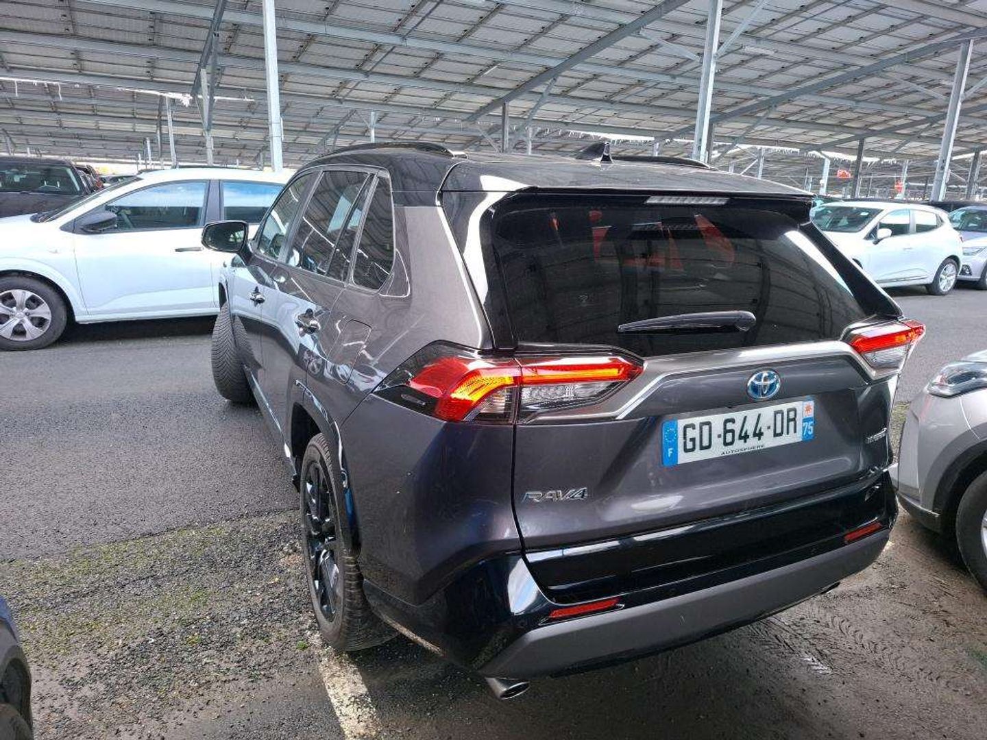 Toyota RAV4 — Photo 4