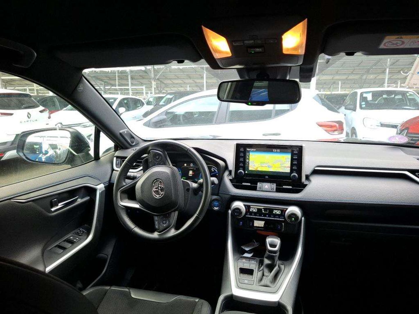 Toyota RAV4 — Photo 9